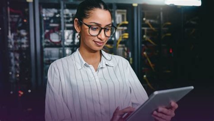 How much money does a computer system analyst make?