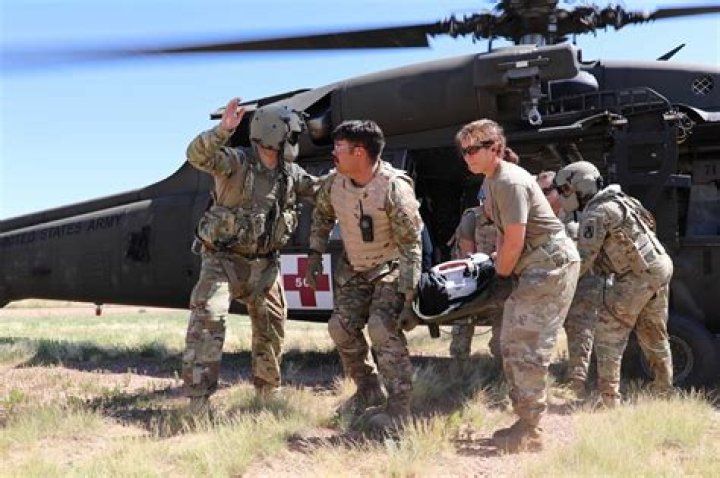 How much money does an army medic make?
