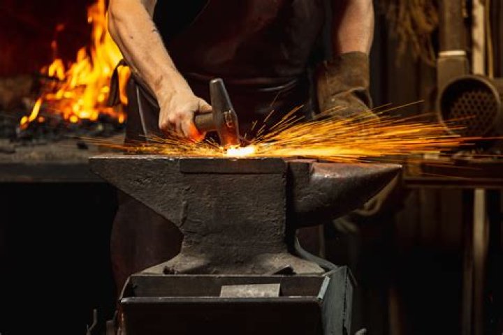 How much money does the average blacksmith make?
