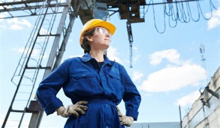 How much profit does a builder make?