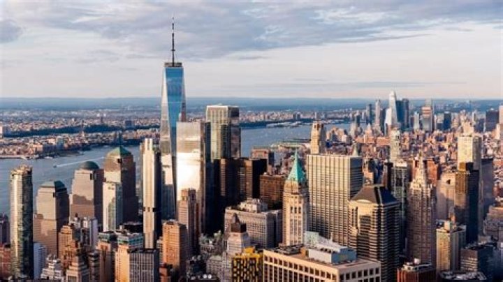 In what city is the American government established?