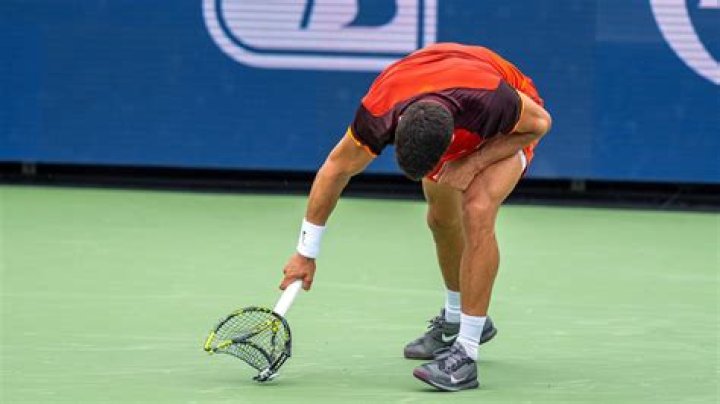 Is a tennis racket ambidextrous?