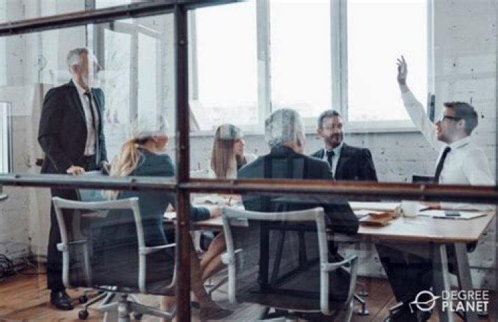 Is Associate of Arts degree worth it?