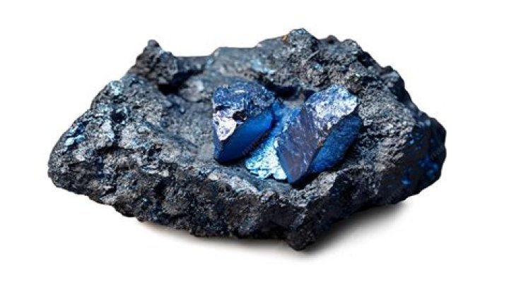 Is cobalt in white gold?