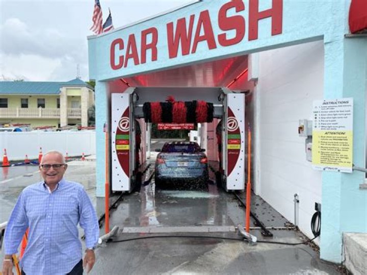 Is it bad not to tip at a carwash?