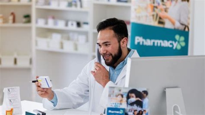 Is it worth it to become a pharmacy tech?