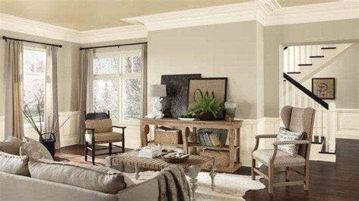 Is Sherwin-Williams better than Behr?