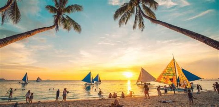 Is the Philippines very hot?