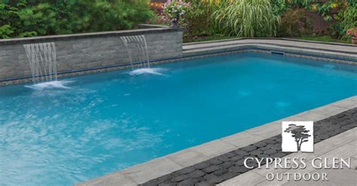 Should pool Coping be lighter or darker?