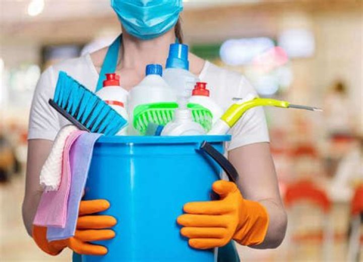 Should you wear a mask when cleaning with bleach?