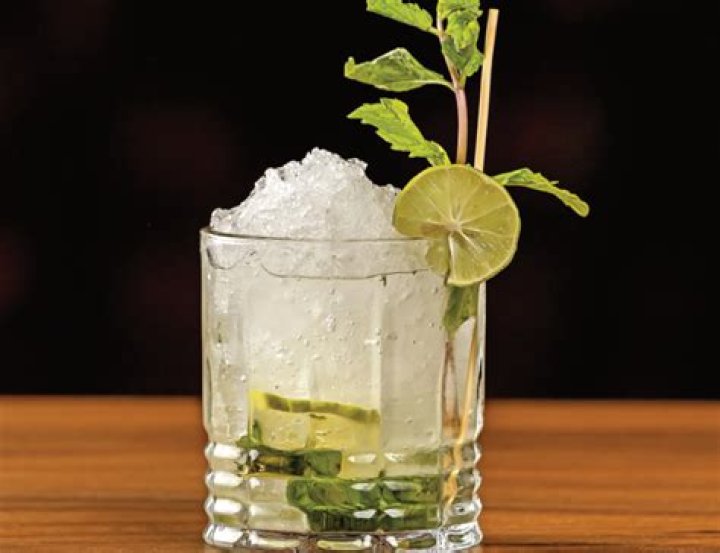 What are the effects of drinking gin?