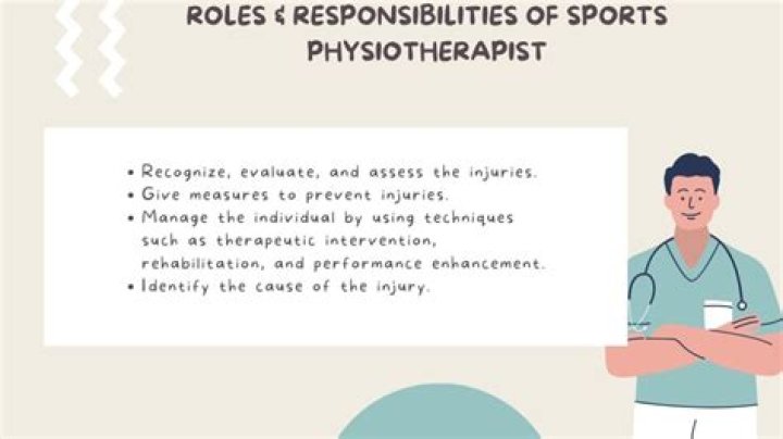 What are the roles and responsibilities of a sports physiotherapist?