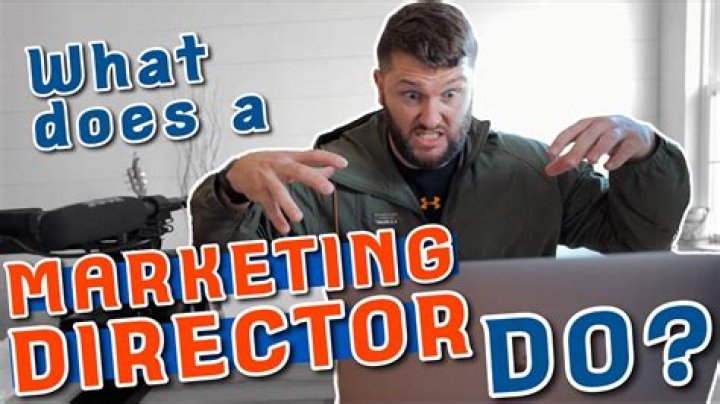 What does a director of marketing operations do?