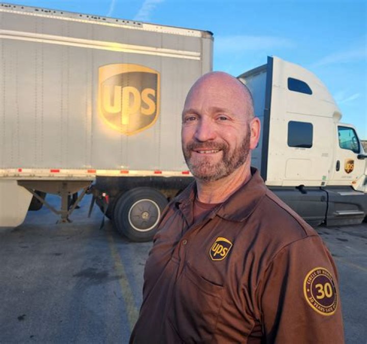 What does a UPS freight driver make?