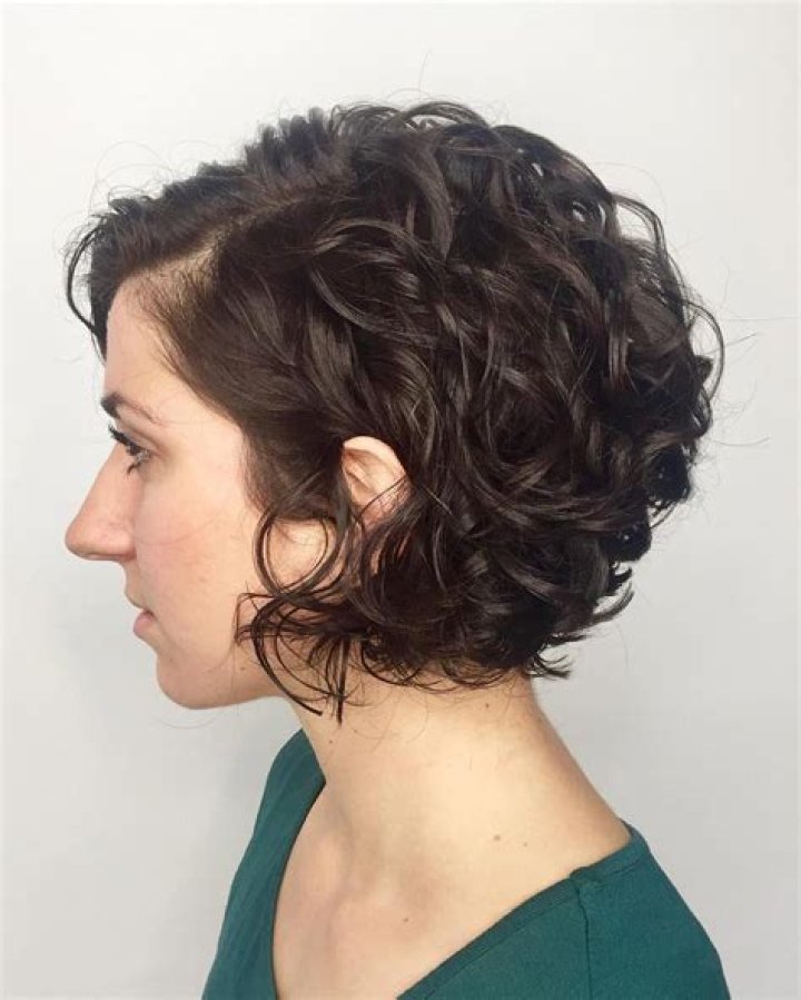 What happens to curly hair when you cut it short?