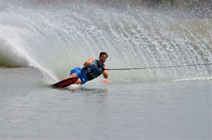What is a recommended waterskiing safety practice?