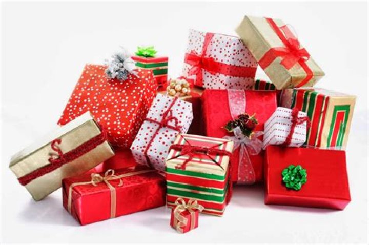 What is the average price of a Christmas gift?