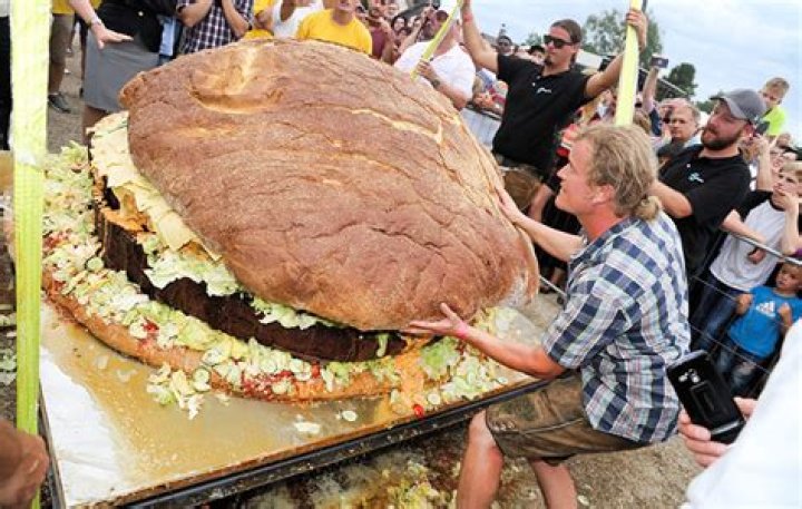 What is the biggest burger in the USA?