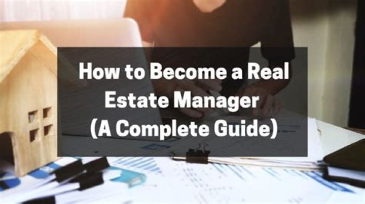 What is the role of a real estate manager?