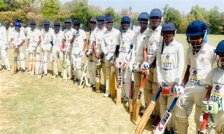 What is the salary of under 16 cricket players?