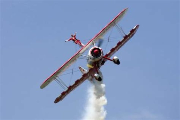 What is the slowest speed a plane can fly?