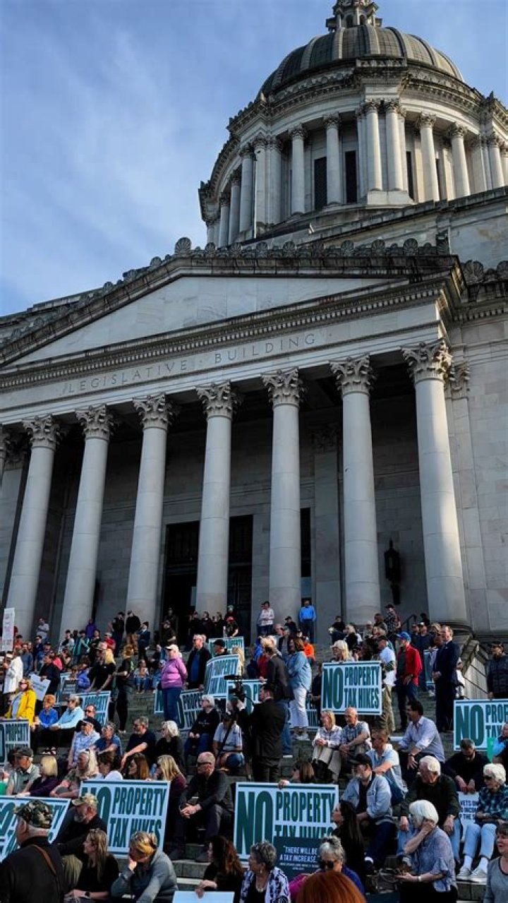 What means public media?