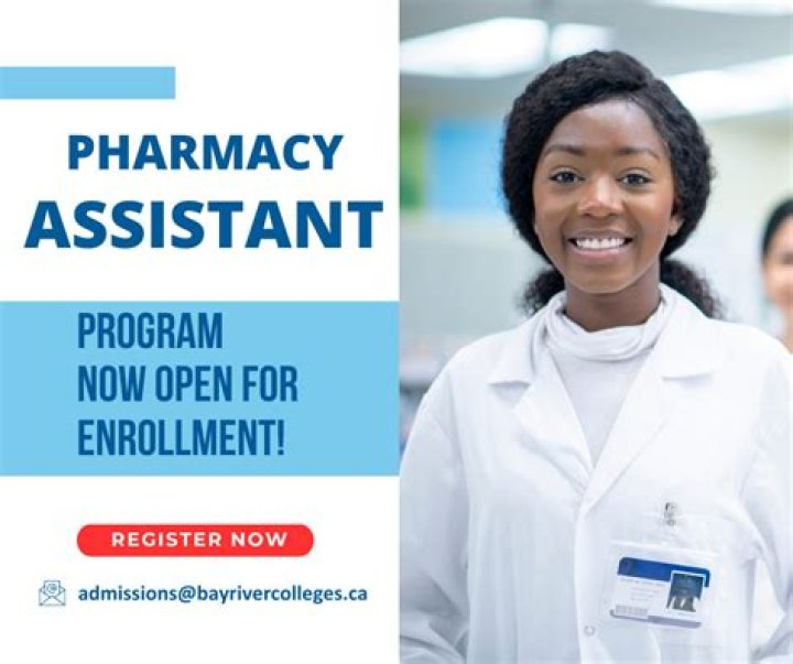 What qualifications do I need to work as a pharmacy assistant?