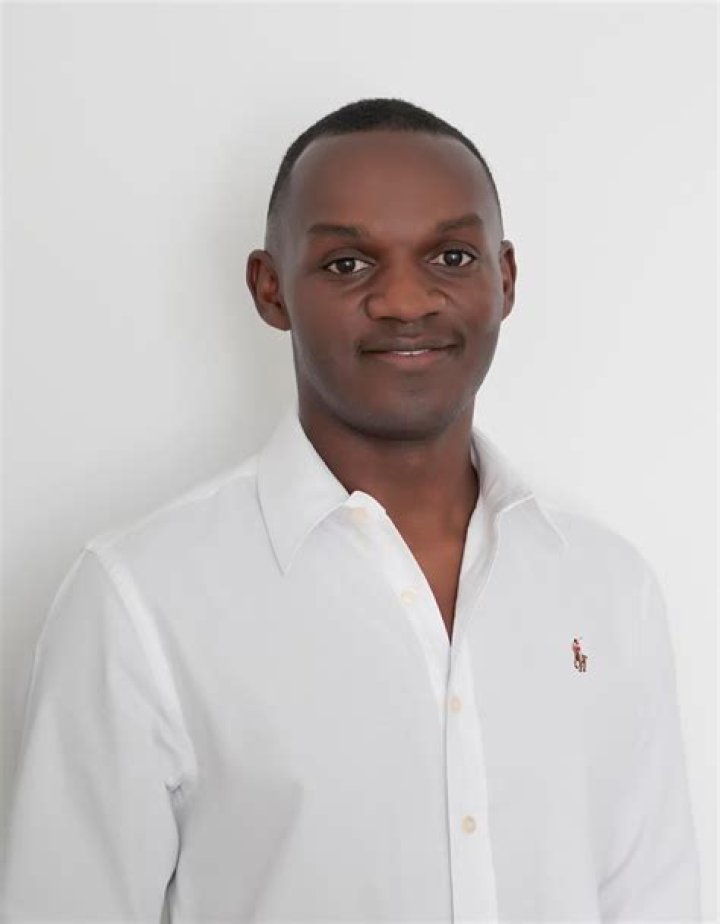 What's the best color to wear to a job interview?