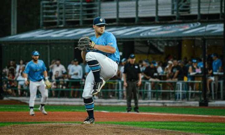 What's the fastest a human can throw a baseball?