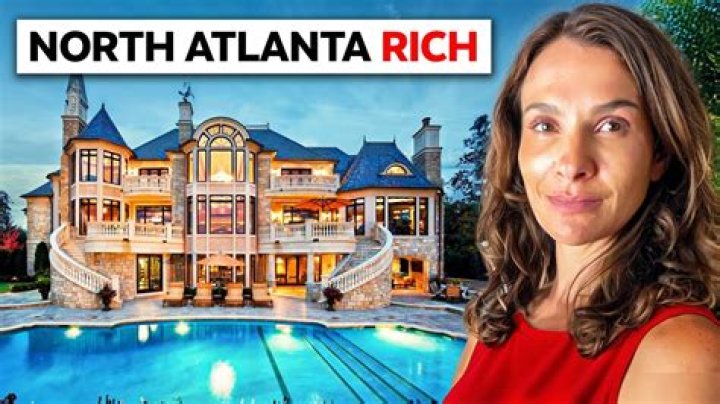 Where do the wealthy people live in Atlanta?
