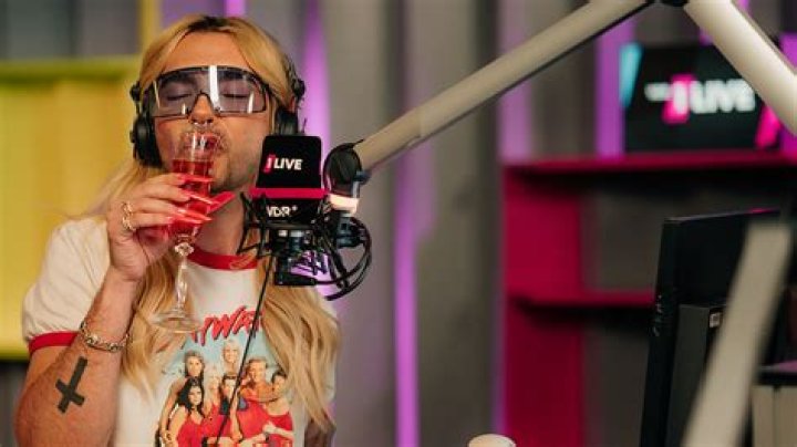 Where does Bill Kaulitz live now?