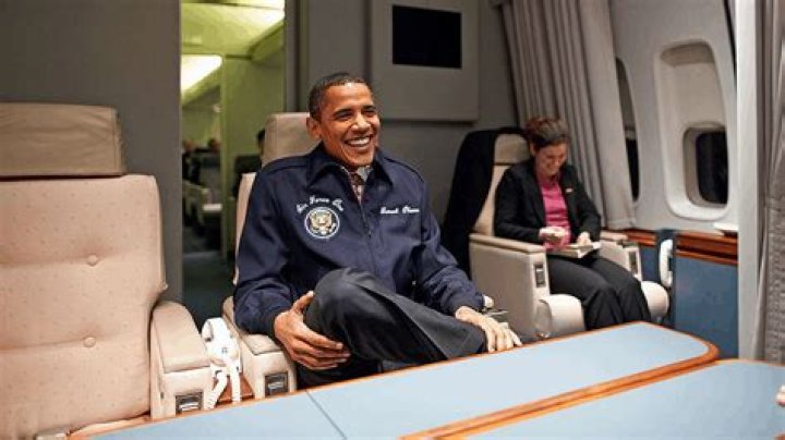 Who are the pilots that fly Air Force One?
