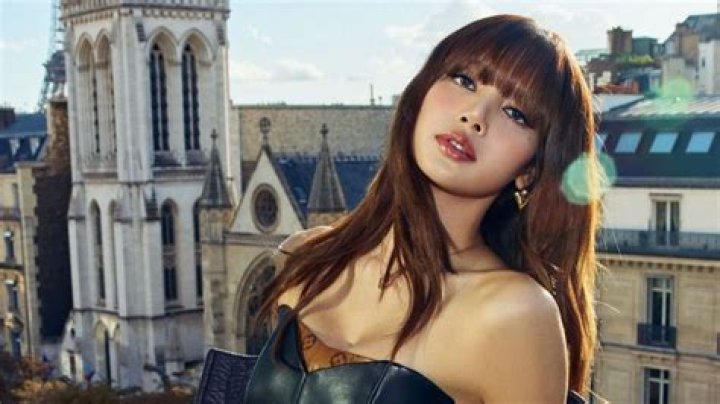 Who is global girl Lisa?