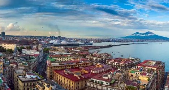 Why is southern Italy so poor?